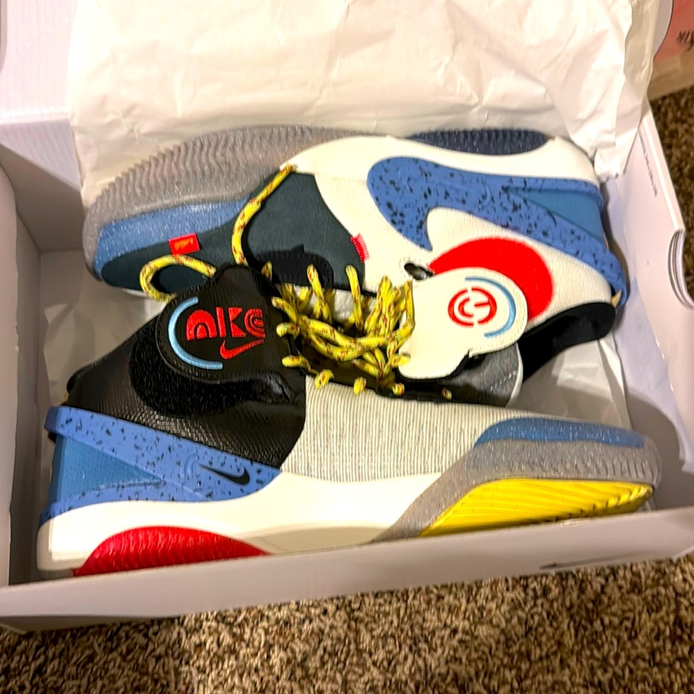 New Men Basketball shoes Nike Air Deldon